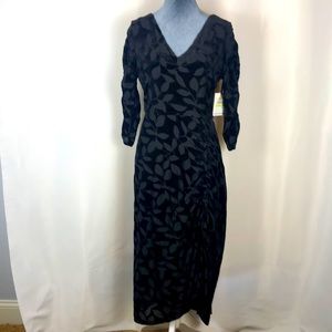 Kensie Women’s Velvet Burnout Body Con V-neck dress in black Size 4